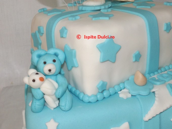 Tort de botez cu ursuleti 3