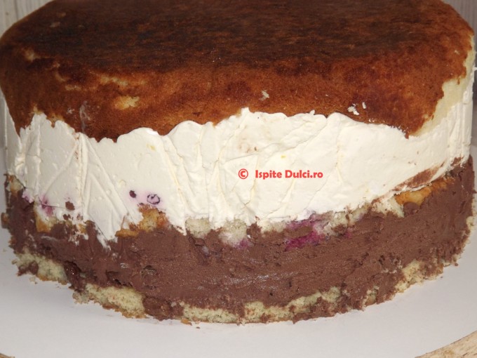 Tort de botez cu trenulet 4